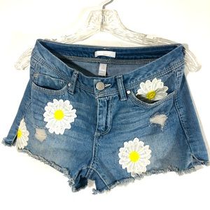 Lauren Conrad Size 2 Blue Jean Shorts, Boho Daisy Embroidery; COMFY, Stretchy